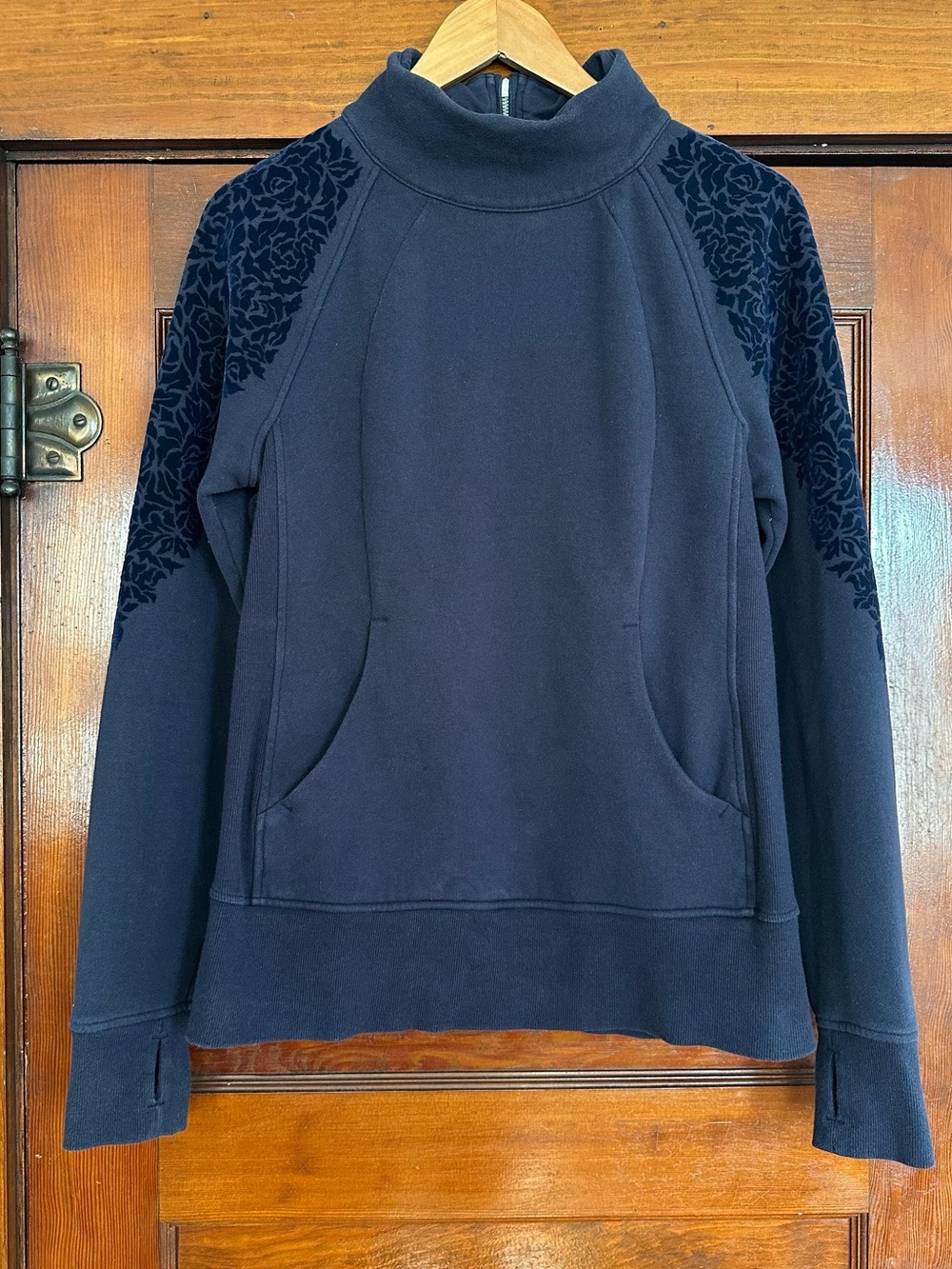 Lululemon Navy Floral Flock Pullover Sweatshirt Size 8 Athleisure Activewear